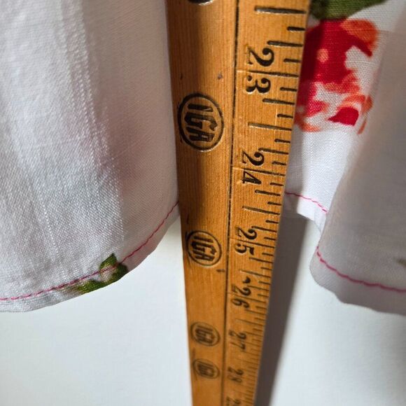 LIKE NEW BOHO FLORAL TOP SIZE MEDIUM - Picture 14 of 14